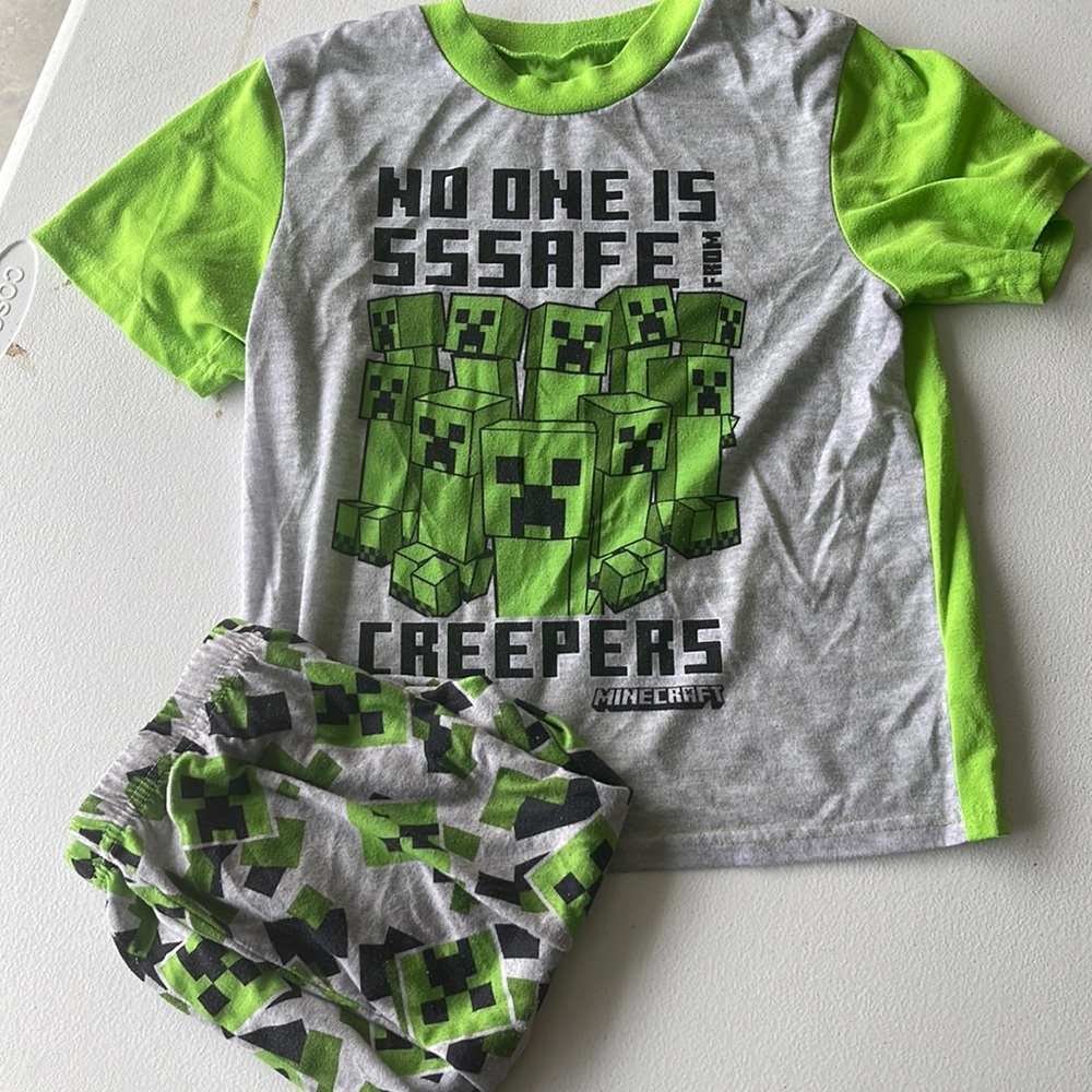 Minecraft creepers outfit